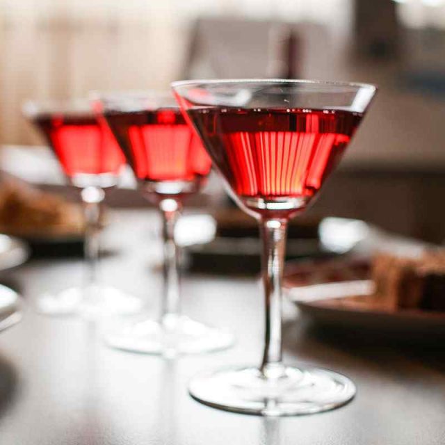 http://drvalentereyes.com/wp-content/uploads/2020/01/dine-and-wine-640x640.jpg
